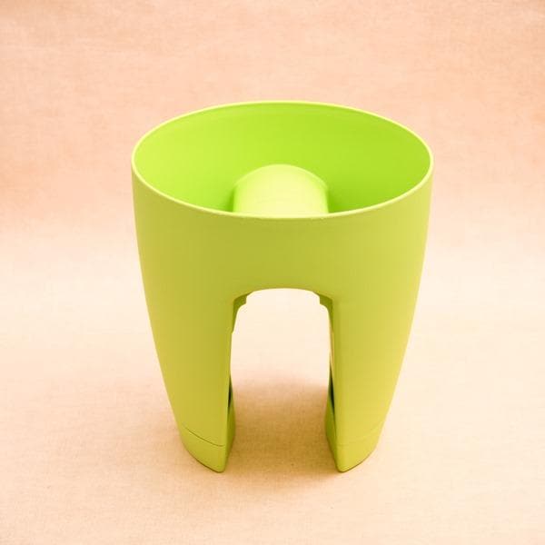 11 inch (28 cm) Balcony Railing Round Plastic Planter (Green) - Image 2