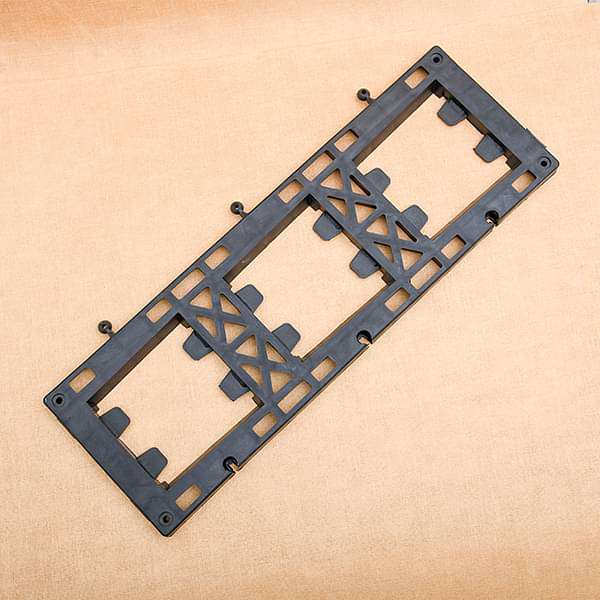 5.1 inch (13 cm) Vertical Garden Square Plastic Pots With Frame (Black) (set of 3) - Image 4