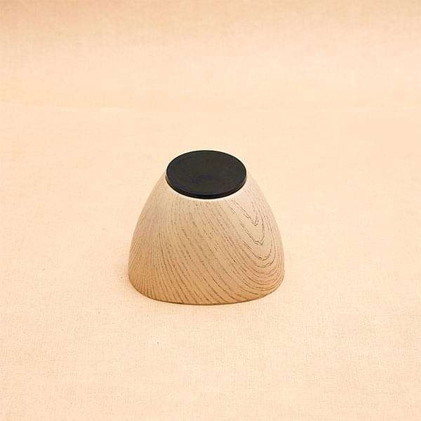 6 inch (15 cm) Obtuse Line Wood Finish Triangle Plastic Planter (Brown) - Image 3