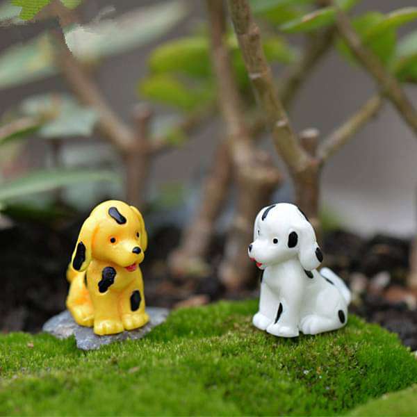 Dogs plastic miniature garden toys (White, Yellow) - 1 Pair