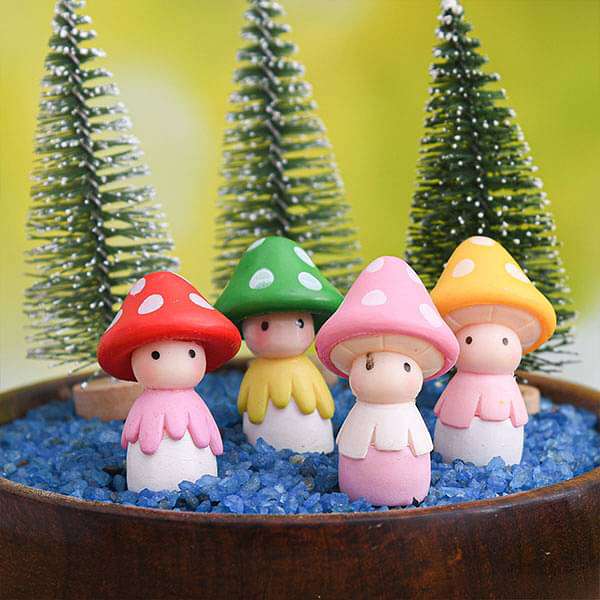 Mushroom head girl plastic miniature garden toys (Random Color) - 4 Pieces - Image 3