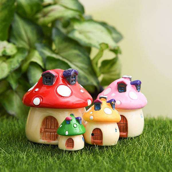 Mushroom houses plastic miniature garden toys - 4 Pieces