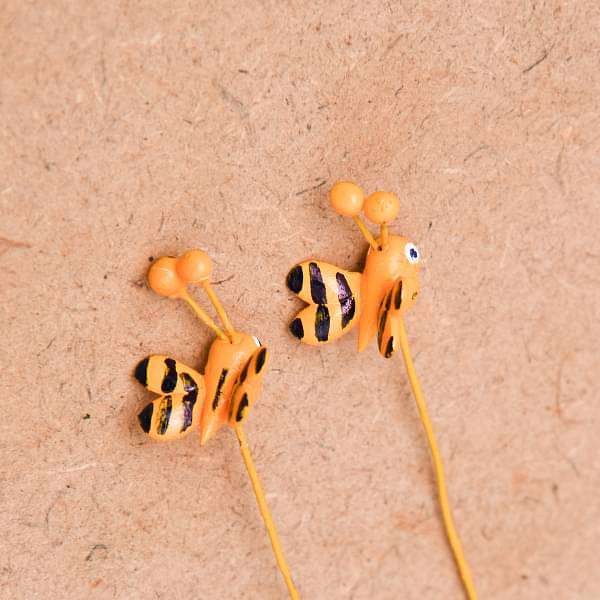 Pin bees plastic miniature garden toys - 1 Pair