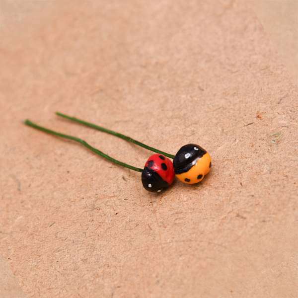 Pin bettles plastic miniature garden toys (Red, Yellow) - 1 Pair - Image 2