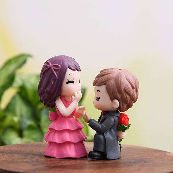 Propose couple plastic miniature garden toys - 1 Pair - Image 3