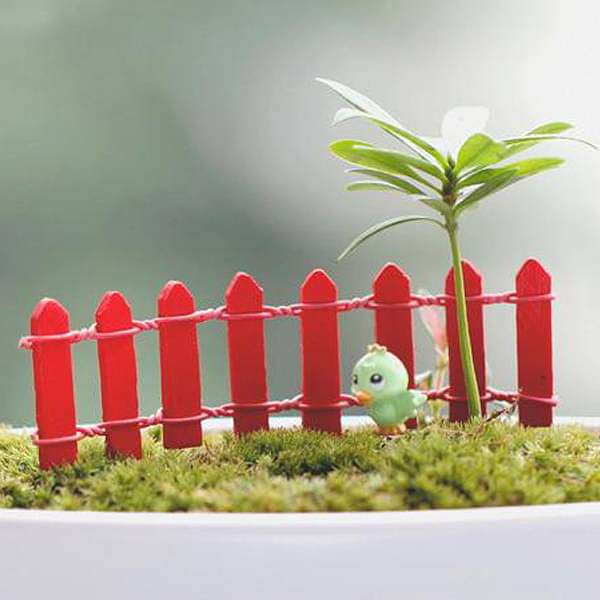 Wooden fence miniature garden toys (Red) - 4 Pieces